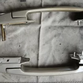 玄関の鍵の動きが悪いため錠ケースを分解洗浄｜江戸川区大杉