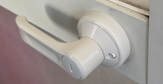 江戸川区南小岩浴室扉ドアノブ交換