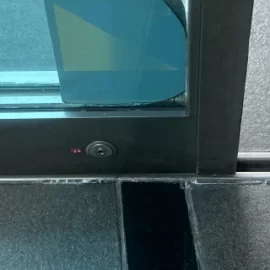 自動ドアの鍵MIWA U9を脱着なしで洗浄修理│中央区勝どき