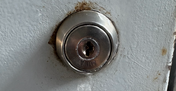 練馬区羽沢のマンション事務所ドア鍵交換・ドアクローザー交換