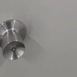 会社玄関のドアノブ一体型の鍵に電子錠ZEUS 13Dを追加│中央区日本橋室町