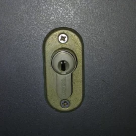 東京都中央区築地のマンション玄関鍵ユーロプロファイルシリンダー交換