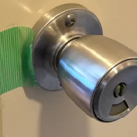 ラッチ不具合で開かなくなるトイレのGIKEN表示錠を交換│練馬区向山