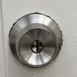 玄関の鍵をディンプルキーに交換して防犯性と操作性を向上｜江戸川区平井