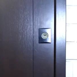 玄関の鍵が摩擦により開け閉めしにくいため交換｜江戸川区南小岩