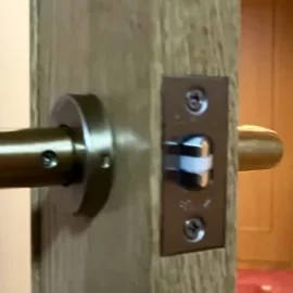 室内扉のドアノブがぐらついているためラッチを交換｜江戸川区小松川