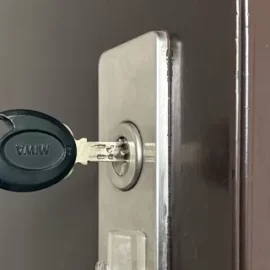 鍵が挿さらないためシリンダーの洗浄とメンテナンスを実施｜江戸川区瑞江