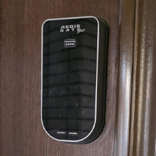 山梨県甲府市高町鍵交換