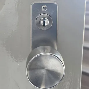 山梨県甲府市古関町鍵交換