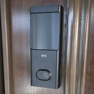 山梨県甲府市高町鍵交換