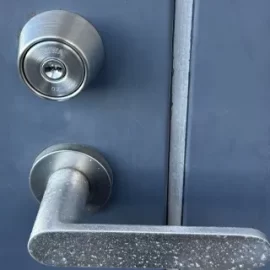 山梨県甲府市中畑町鍵交換