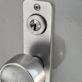 山梨県甲府市古関町鍵交換