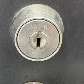 新居の玄関鍵をKAKENシリンダーからMIWA PRシリンダーLAタイプに交換│中央区日本橋箱崎町