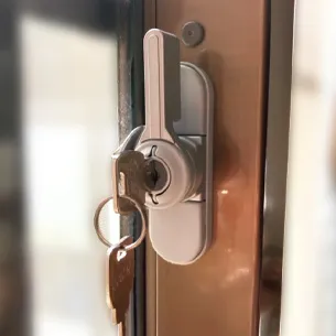 大田区東海クレセント錠交換