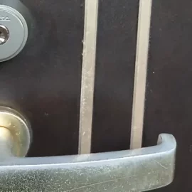 空回りする玄関の鍵をカバエースに交換｜大田区南千束