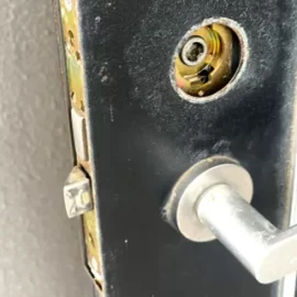 引っ越し先のマンション玄関の鍵をMIWA PRに交換｜大田区北千束