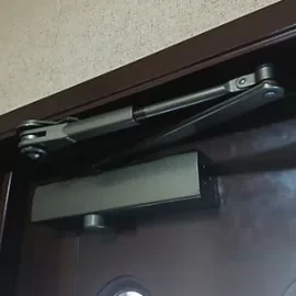 ドアクローザーのオイル漏れで危険 RYOBI S-202Pへ即日交換｜大田区上池台