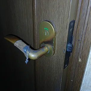 老朽化したWEST社の表示錠