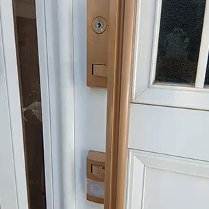 玄関ドアの鍵を交換する前