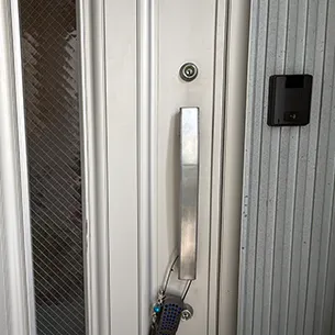 甲府市で玄関ドアの鍵の交換前