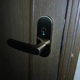 老朽化したトイレの表示錠を交換｜山梨県甲府市湯田