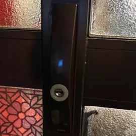 MIWAの召し合わせ錠に交換