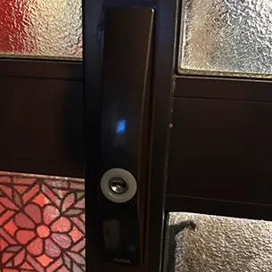 MIWAの召し合わせ錠に交換