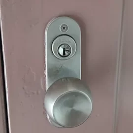 GOALのシリンダー交換後の玄関ドア