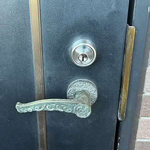 ディンプルキーに取り替えた後の玄関ドア