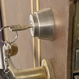 大田区多摩川のマンション鍵動作不良の修理