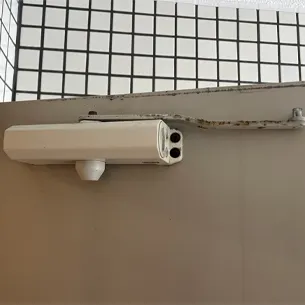 山梨県甲府市相生ドアクローザー交換