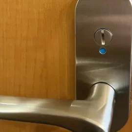 山梨県甲府市羽黒町ドアノブ交換