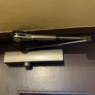 東京都中野区大和町ドアクローザー交換