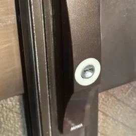 経年劣化した引き戸の鍵をMIWA PSに交換｜東京都中野区上高田