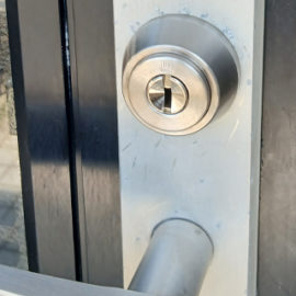 動作不良に伴い玄関のディスクシリンダーを交換｜東京都中野区江原町