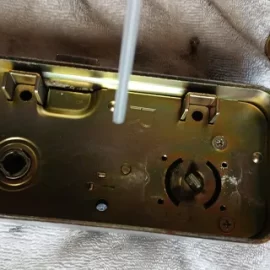 鍵穴に入りにくい・回しにくい玄関の鍵をメンテナンス｜東京都中野区本町