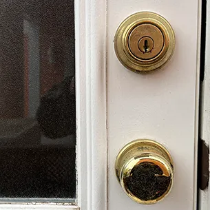 クイックセットの鍵が採用された玄関ドア