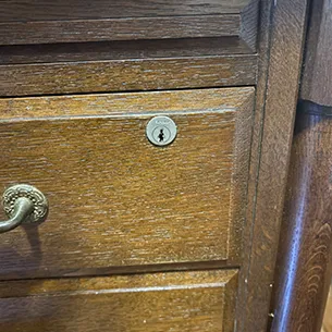 鍵を失くして開けられなくなった机の引き出し
