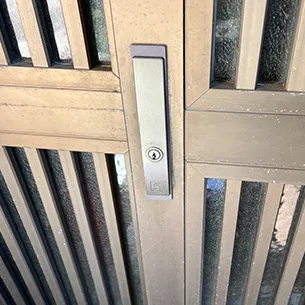 引き戸の鍵交換前