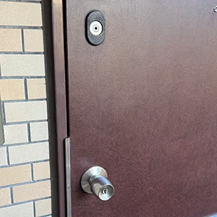 玄関ドアの鍵を交換する前