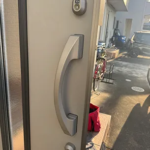 TOSTEMの鍵が採用された玄関ドア