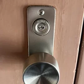 玄関鍵の老朽化で錠前ごと交換｜東京都中野区沼袋