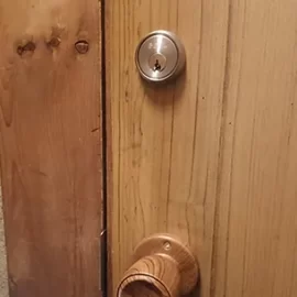 室内ドアに補助錠を後付け｜東京都北区滝野川