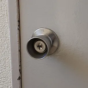 玄関の鍵交換後