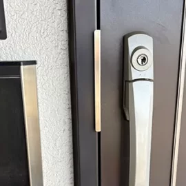 マンションの自宅玄関ドアの鍵交換