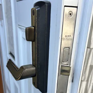 東京都町田市根岸町鍵交換