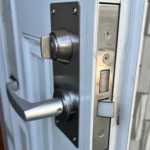 東京都町田市根岸町鍵交換