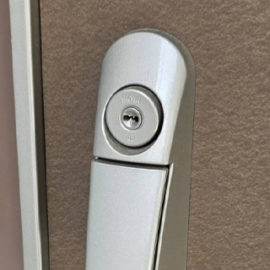 東京都町田市大蔵町鍵交換