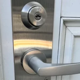 東京都町田市根岸町鍵交換