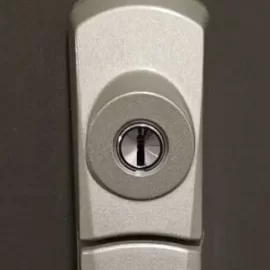 兵庫県宝塚市大成町鍵交換